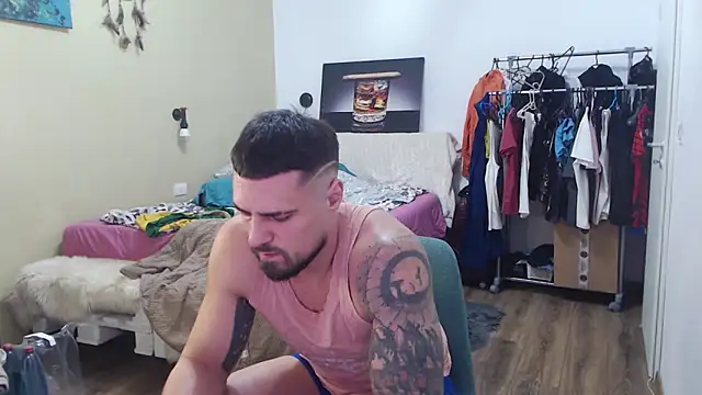 Tiberius hunk online show from 02-26-26, 04:39