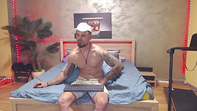 Tiberius hunk online show from 07-07-26, 07:23