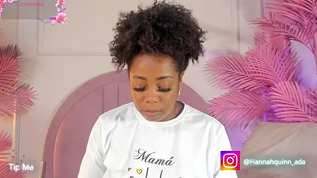 Snapshot of Hanaahquinn chatting on 06-02-26, 11:45 Hanaahquinn online show from 06-02-26, 11:45