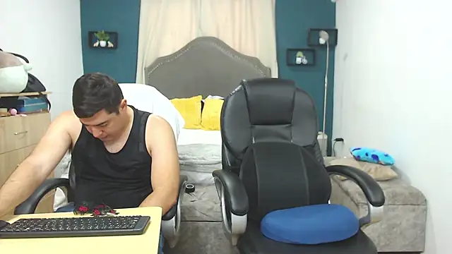 tinaandedward online show from 06-02-26, 01:02