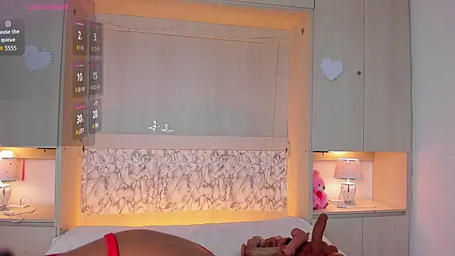 Snapshot of BeverlySteel chatting on 12-16-25, 07:52 BeverlySteel online show from 12-16-25, 07:52