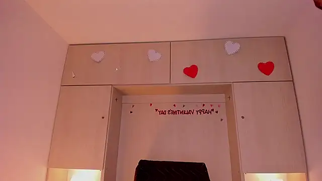 Snapshot of BeverlySteel chatting on 02-20-26, 08:31 BeverlySteel online show from 02-20-26, 08:31