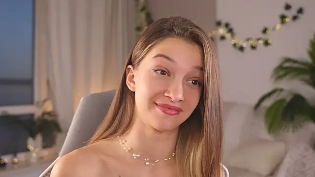 Snapshot of UdelaHathorne chatting on 09-12-25, 04:18 UdelaHathorne online show from 09-12-25, 04:18