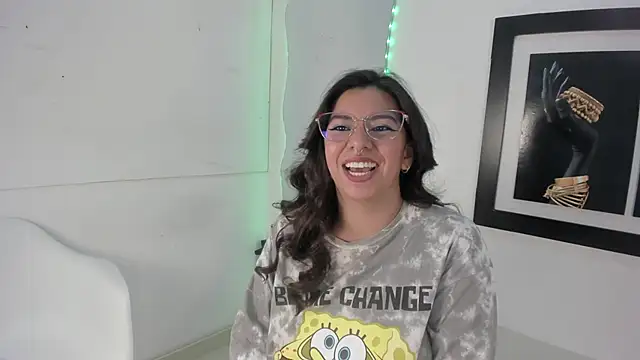 Snapshot of emilyy_cooperr chatting on 09-26-25, 12:09 emilyy cooperr online show from 09-26-25, 12:09