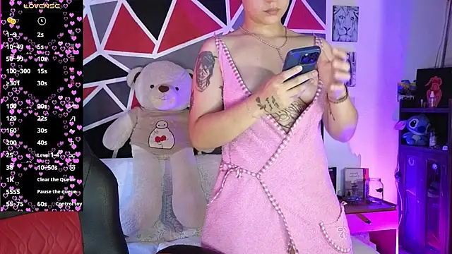 Snapshot of demimoore222 chatting on 02-26-26, 04:17 demimoore222 online show from 02-26-26, 04:17