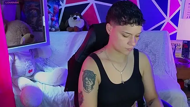 Snapshot of demimoore222 chatting on 04-05-26, 06:05 demimoore222 online show from 04-05-26, 06:05