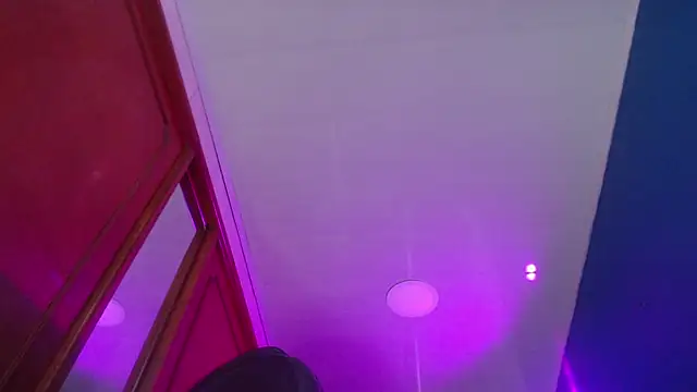 milu23   online show from 10-10-25, 02:38