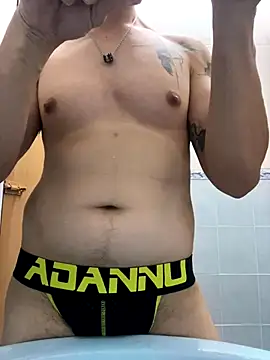 Lam 090123 online show from 09-26-25, 04:44