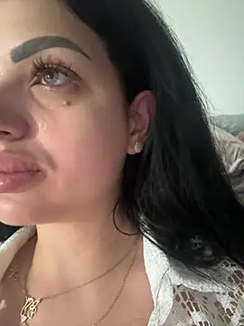 Snapshot of IrisRossie chatting on 06-22-26, 05:48 IrisRossie online show from 06-22-26, 05:48