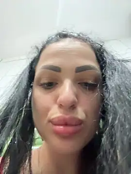 Snapshot of IrisRossie chatting on 07-15-26, 05:45 IrisRossie online show from 07-15-26, 05:45