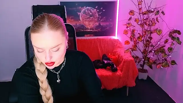 Miss Alice Silver online show from 11-24-25, 01:55