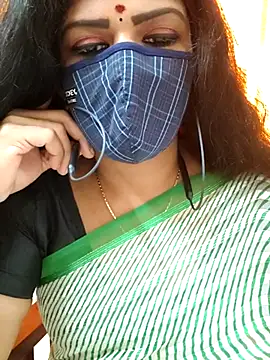 Snapshot of ashmitha chatting on 10-11-25, 04:22 ashmitha online show from 10-11-25, 04:22