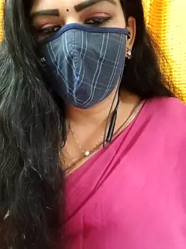 Snapshot of ashmitha chatting on 12-18-25, 01:33 ashmitha online show from 12-18-25, 01:33