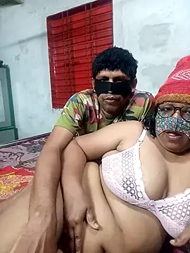 Snapshot of Pakhi_Couple_69 chatting on 02-14-26, 10:45 Pakhi Couple 69 online show from 02-14-26, 10:45