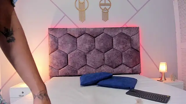 Snapshot of aurora_collinss_ chatting on 03-15-25, 12:24 aurora collinss online show from 03-15-25, 12:24