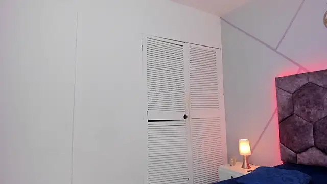 Snapshot of aurora_collinss_ chatting on 03-18-25, 12:03 aurora collinss online show from 03-18-25, 12:03