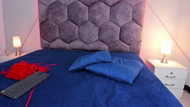 Snapshot of aurora_collinss_ chatting on 03-20-25, 12:43 aurora collinss online show from 03-20-25, 12:43