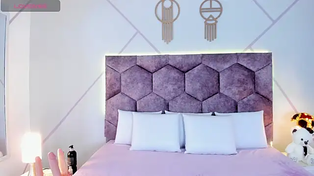 Snapshot of aurora_collinss_ chatting on 10-30-25, 12:39 aurora collinss online show from 10-30-25, 12:39