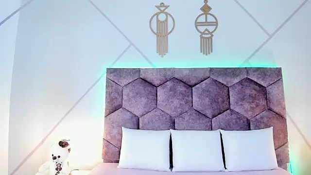 Snapshot of aurora_collinss_ chatting on 11-22-25, 12:26 aurora collinss online show from 11-22-25, 12:26