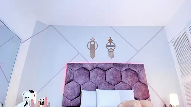 Snapshot of aurora_collinss_ chatting on 01-13-26, 12:54 aurora collinss online show from 01-13-26, 12:54