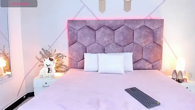 Snapshot of aurora_collinss_ chatting on 02-03-26, 12:21 aurora collinss online show from 02-03-26, 12:21