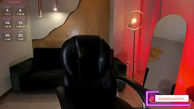 Snapshot of MaddisonCollins chatting on 02-24-26, 12:14 MaddisonCollins online show from 02-24-26, 12:14