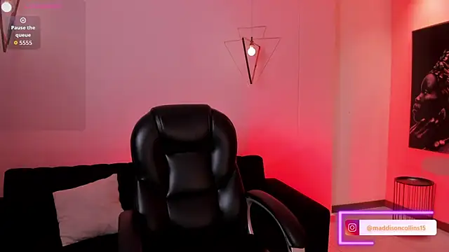 Snapshot of MaddisonCollins chatting on 03-20-26, 11:48 MaddisonCollins online show from 03-20-26, 11:48