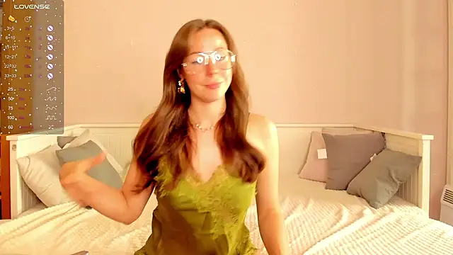 Snapshot of pusi_musi chatting on 06-17-26, 02:18 pusi musi online show from 06-17-26, 02:18