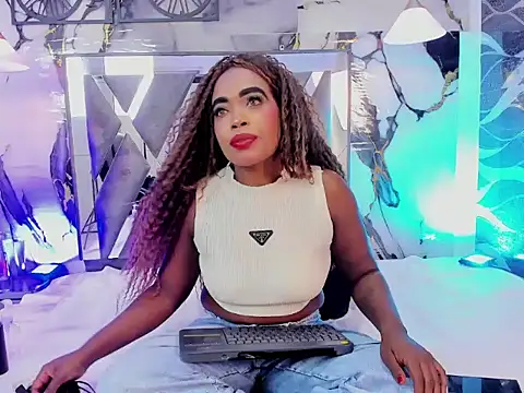 CandyMartinez  online show from 04-25-26, 07:55