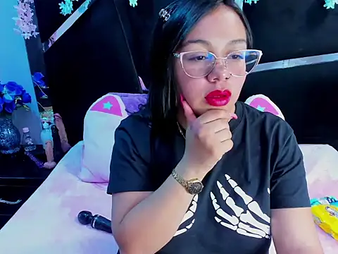 Snapshot of _Violeta_18 chatting on 09-23-25, 03:42 Violeta 18 online show from 09-23-25, 03:42