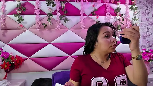 Snapshot of _Violeta_18 chatting on 11-06-25, 02:56 Violeta 18 online show from 11-06-25, 02:56