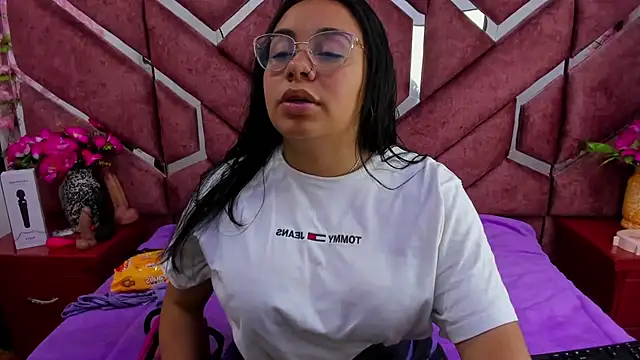 Snapshot of _Violeta_18 chatting on 11-28-25, 03:20 Violeta 18 online show from 11-28-25, 03:20