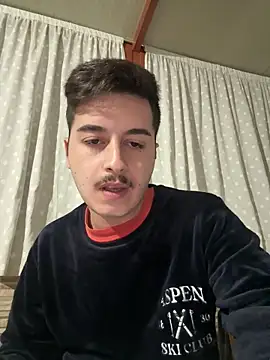 Snapshot of ategurl192 chatting on 12-15-25, 09:30 ategurl192 online show from 12-15-25, 09:30