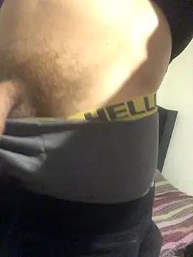 Snapshot of Donnydon79 chatting on 10-07-25, 05:54 Donnydon79 online show from 10-07-25, 05:54