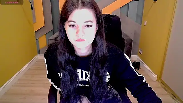 ElinaMils online show from 03-17-25, 12:35