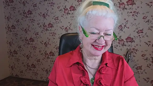 Maya Mayflower online show from 12-14-25, 04:07