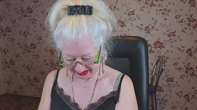 Maya Mayflower online show from 01-17-26, 03:11