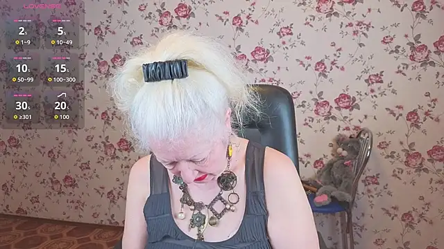 Maya Mayflower online show from 02-06-26, 03:22