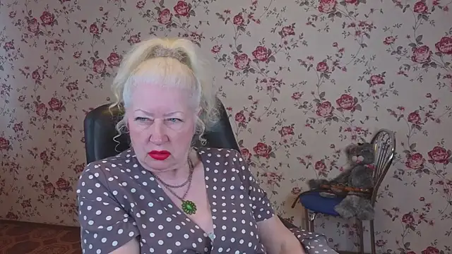 Maya Mayflower online show from 04-12-26, 03:00