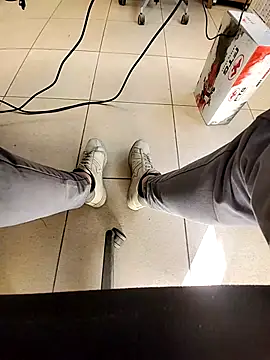 Snapshot of GM51-1988 chatting on 03-18-25, 10:36 GM51-1988 online show from 03-18-25, 10:36