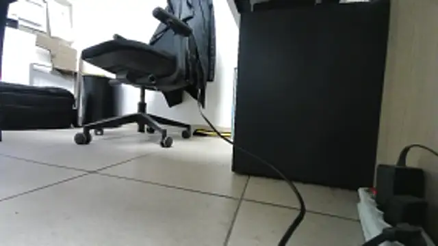 Snapshot of GM51-1988 chatting on 10-27-25, 04:22 GM51-1988 online show from 10-27-25, 04:22