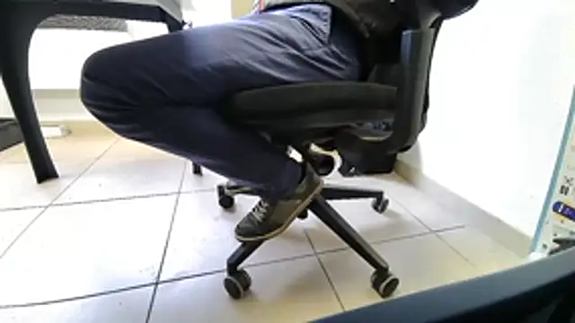 Snapshot of GM51-1988 chatting on 02-19-26, 08:43 GM51-1988 online show from 02-19-26, 08:43