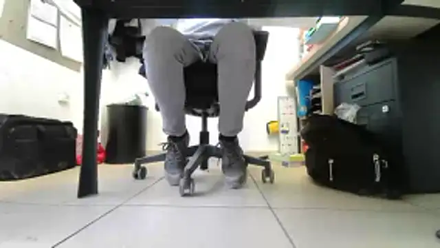 Snapshot of GM51-1988 chatting on 03-24-26, 04:34 GM51-1988 online show from 03-24-26, 04:34