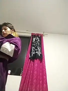 Snapshot of KratosAfroditacs chatting on 12-20-25, 04:30 KratosAfroditacs online show from 12-20-25, 04:30