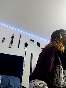 Snapshot of KratosAfroditacs chatting on 02-25-26, 09:35 KratosAfroditacs online show from 02-25-26, 09:35