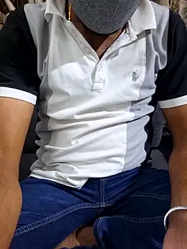 Snapshot of Decant_Ruhi143 chatting on 09-19-25, 10:27 Decant Ruhi143 online show from 09-19-25, 10:27