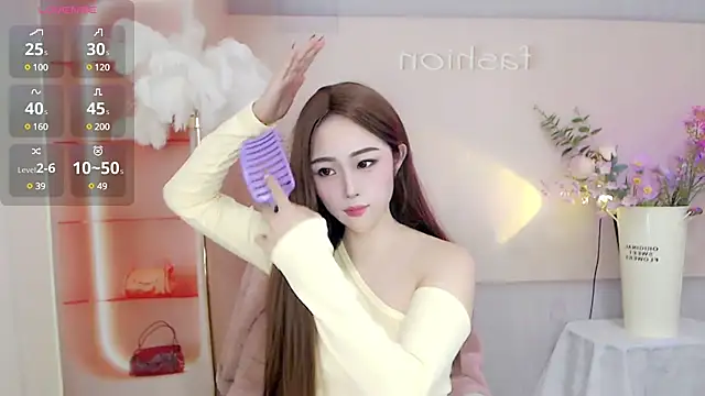 Snapshot of October_10 chatting on 03-08-25, 05:07 October 10 online show from 03-08-25, 05:07