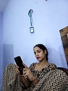 Snapshot of indiandesilive chatting on 09-19-25, 05:02 indiandesilive online show from 09-19-25, 05:02