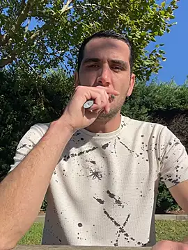 Snapshot of Anthopassif84 chatting on 11-04-25, 12:37 Anthopassif84 online show from 11-04-25, 12:37