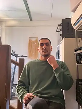 Snapshot of Anthopassif84 chatting on 02-21-26, 12:39 Anthopassif84 online show from 02-21-26, 12:39